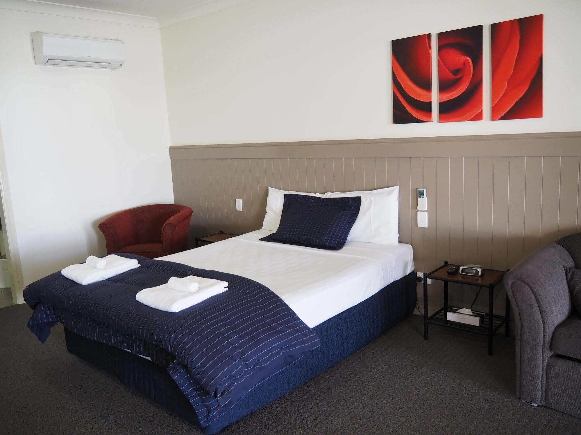 Pittsworth Motor Inn Dış mekan fotoğraf