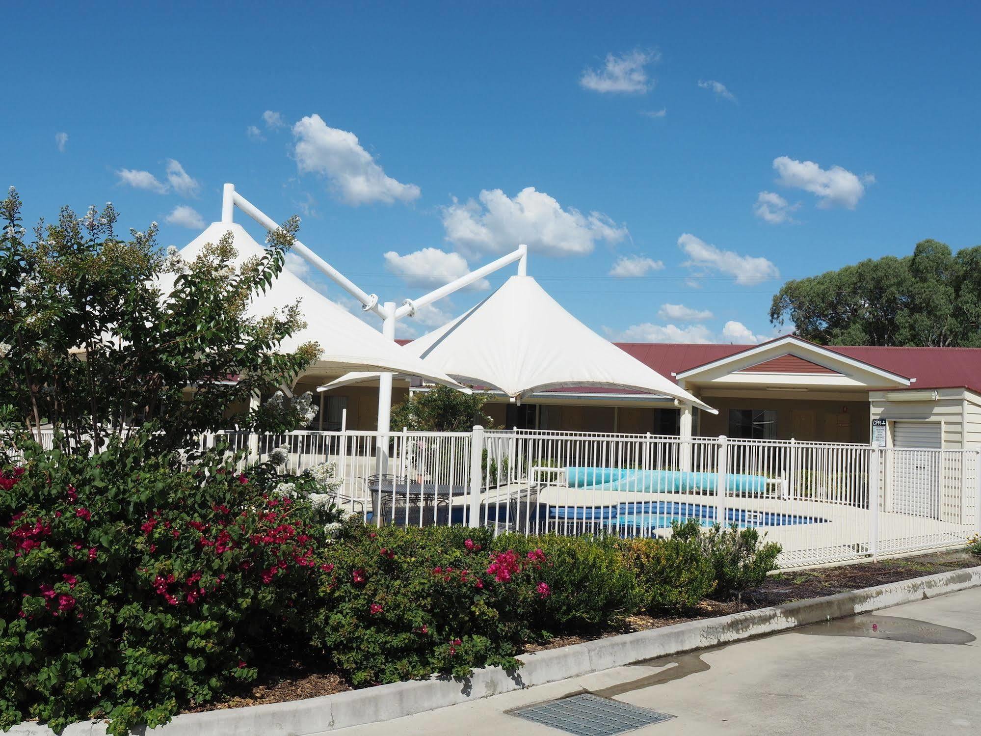 Pittsworth Motor Inn Dış mekan fotoğraf